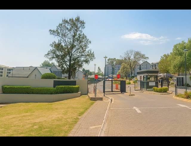 2 BEDROOM APARTMENT FOR SALE IN CLUBVIEW